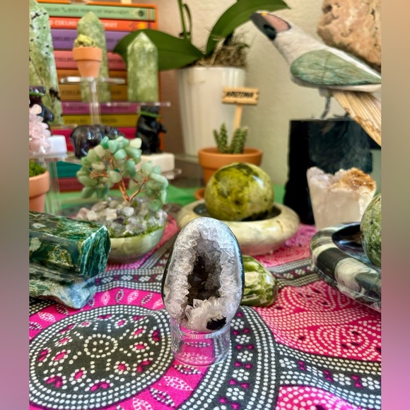 Amethyst Egg - Picture 4 of 4